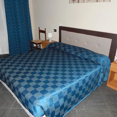 Massimo Hotel *